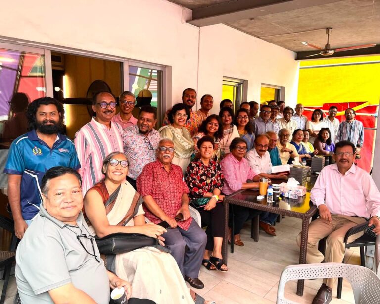 ভ্রমণগদ্য সুহৃদসভার শাওন আড্ডায় ভ্রামণিকদের পদভারে মুখরিত বনানী বুয়েট গ্রাজুয়েট ক্লাব